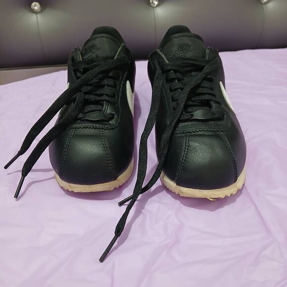 Nike Cortez womens size 7 black and white sneakers 2023 - Picture 1 of 8
